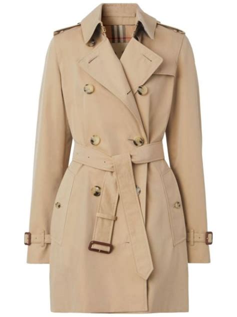 Scopri la nuova collezione di trench Burberry donna su FARFETCH